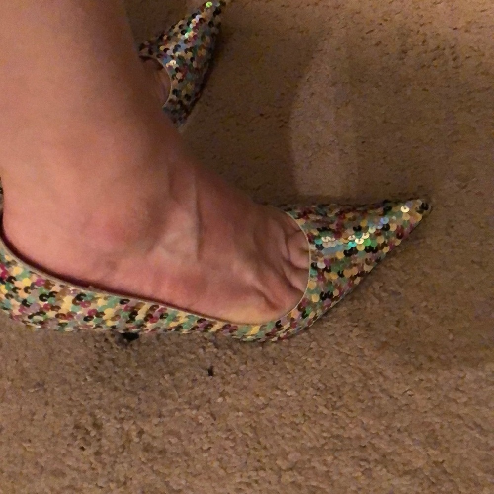 Shoes - Picture 3 of 4